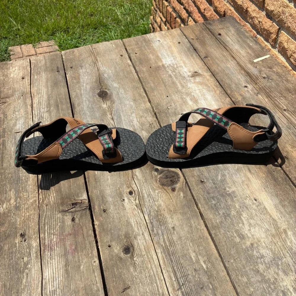 Vintage EXPLORERS Outdoors Hiking Sandals 9 Aztec Geometric Straps Gorpcore